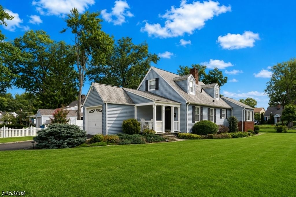 8 CHEROKEE ROAD, Cranford Twp., NJ 07016