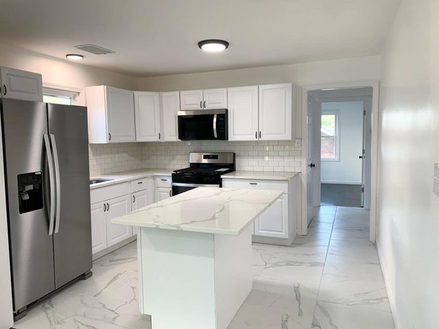 1038 167th Street, Hammond, IN 46324