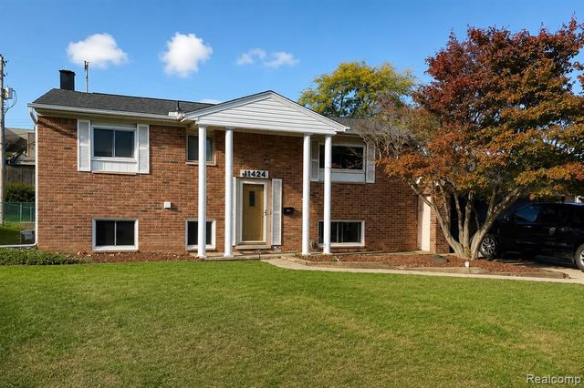 11424 Hazel Avenue, Grand Blanc, MI 48439