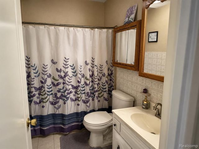 11424 Hazel Avenue, Grand Blanc, MI 48439