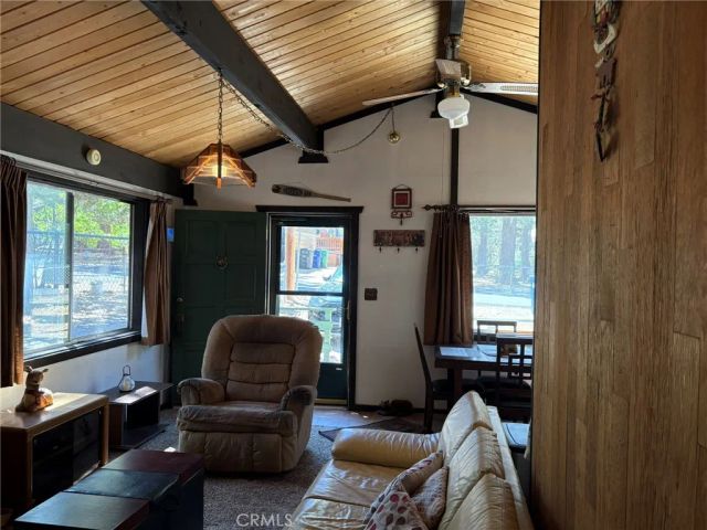 343 Holmes Lane, Sugarloaf, CA 92386