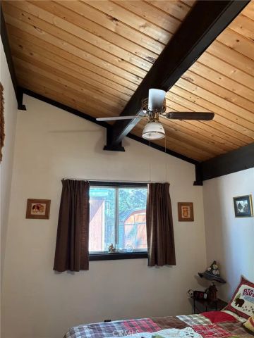 343 Holmes Lane, Sugarloaf, CA 92386