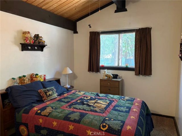 343 Holmes Lane, Sugarloaf, CA 92386