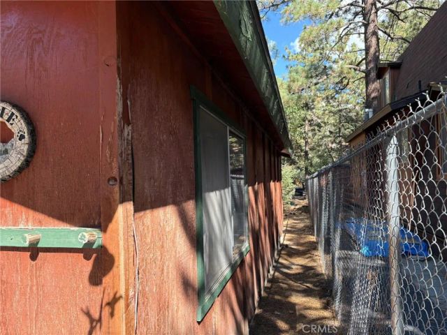 343 Holmes Lane, Sugarloaf, CA 92386