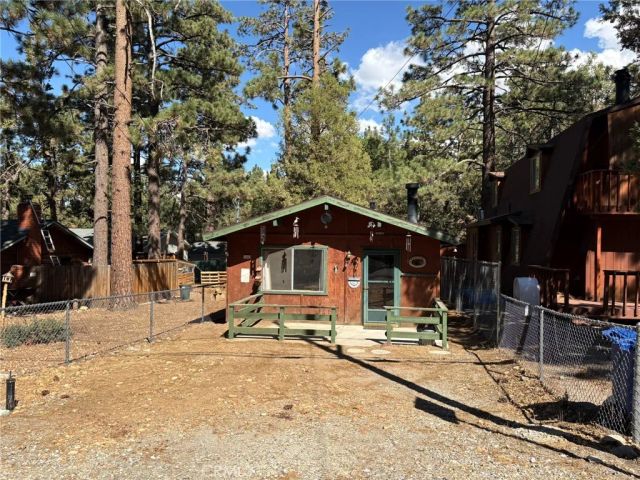 343 Holmes Lane, Sugarloaf, CA 92386