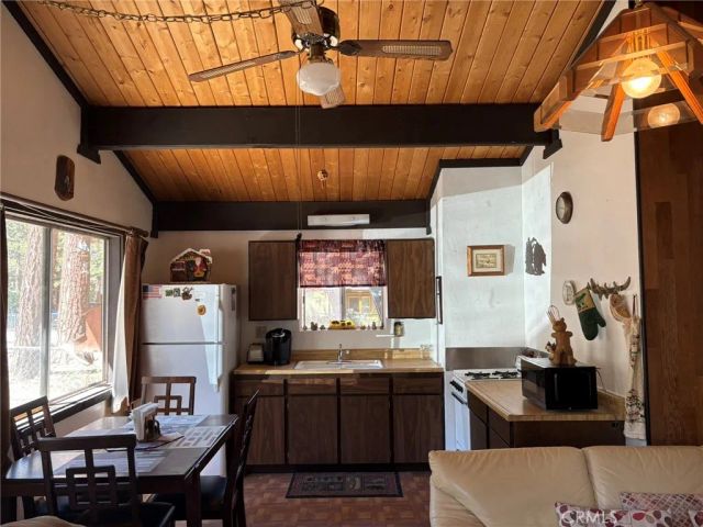 343 Holmes Lane, Sugarloaf, CA 92386