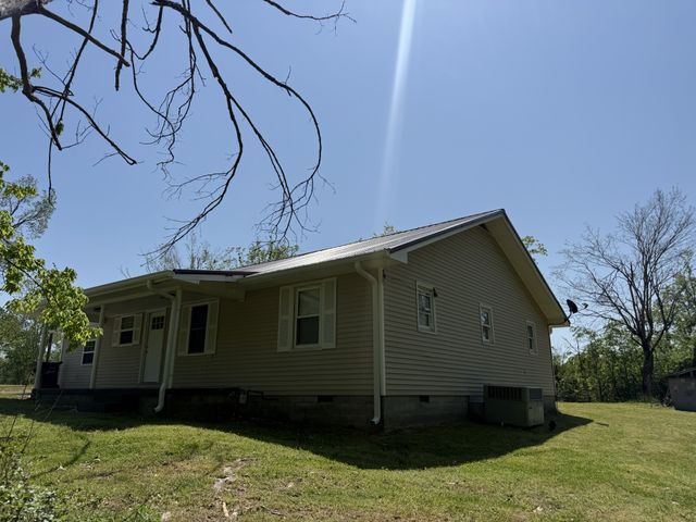 23 Roney Ave, Hohenwald, TN 38462