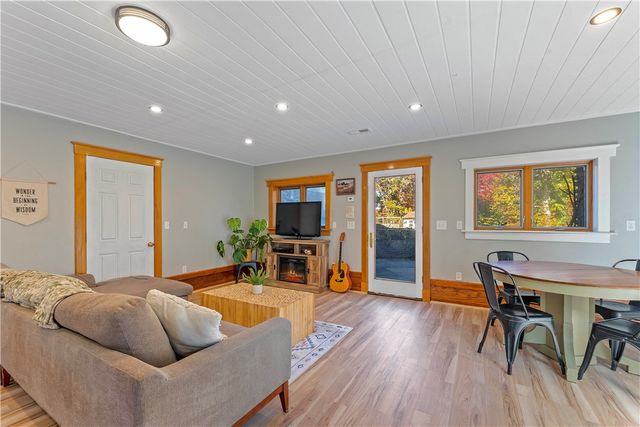 17450 Railroad Cut Road, Rogers, AR 72756