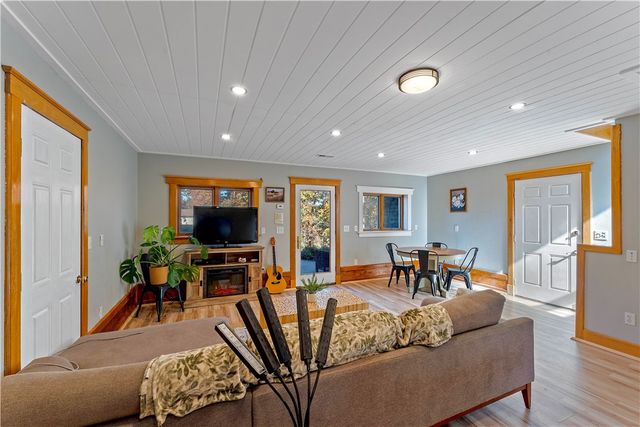 17450 Railroad Cut Road, Rogers, AR 72756