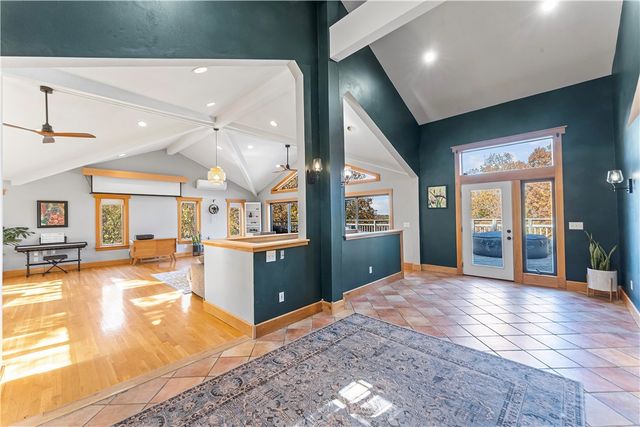 17450 Railroad Cut Road, Rogers, AR 72756