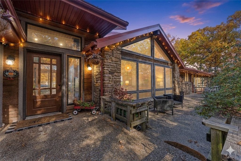 17450 Railroad Cut Road, Rogers, AR 72756