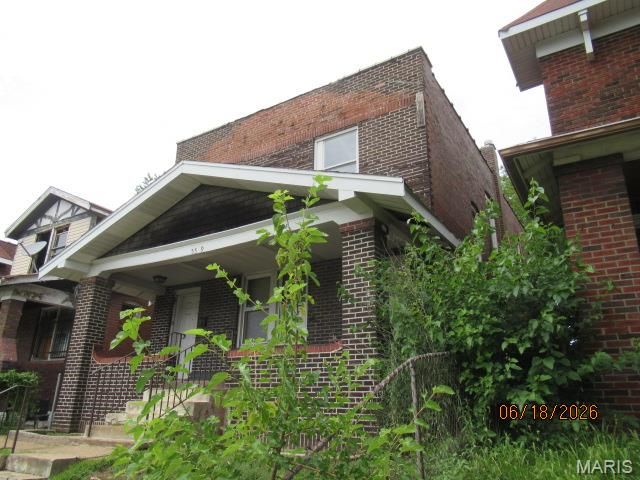 5569 Palm Street, St Louis, MO 63120