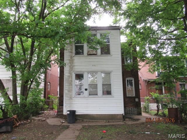 5569 Palm Street, St Louis, MO 63120