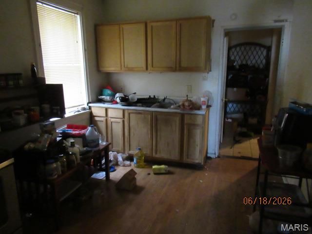 5569 Palm Street, St Louis, MO 63120