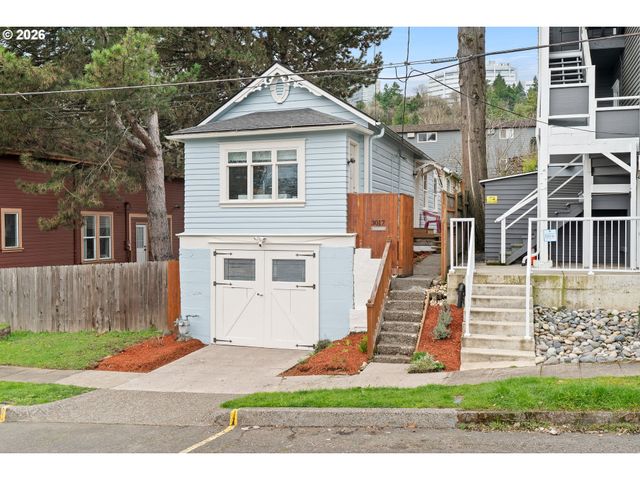 3017 S WATER Ave, Portland, OR 97201