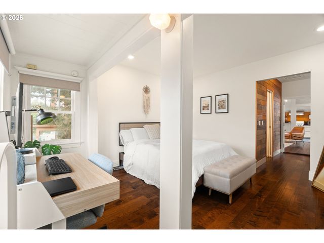 3017 S WATER Ave, Portland, OR 97201