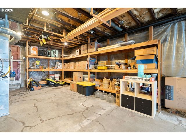 3017 S WATER Ave, Portland, OR 97201