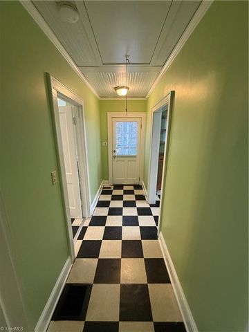 133 Woodbriar Road, Winston-salem, NC 27106