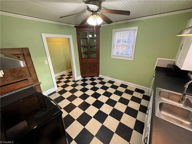 133 Woodbriar Road, Winston-salem, NC 27106