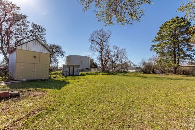 236 Old San Felipe Road, Sealy, TX 77474