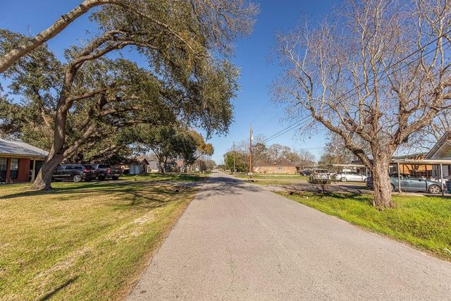 236 Old San Felipe Road, Sealy, TX 77474