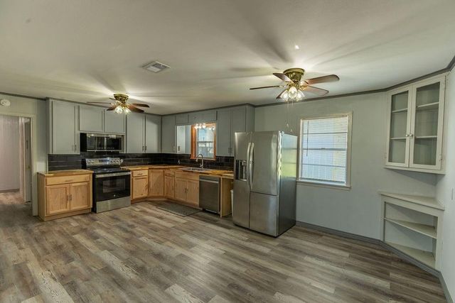 236 Old San Felipe Road, Sealy, TX 77474