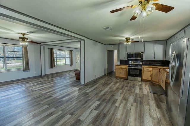 236 Old San Felipe Road, Sealy, TX 77474