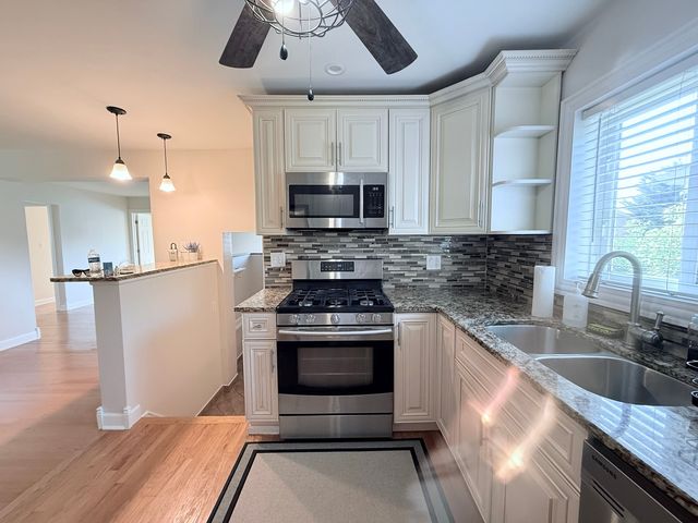 4528 Grace Street, Schiller Park, IL 60176