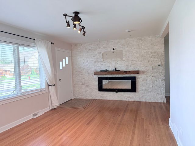 4528 Grace Street, Schiller Park, IL 60176