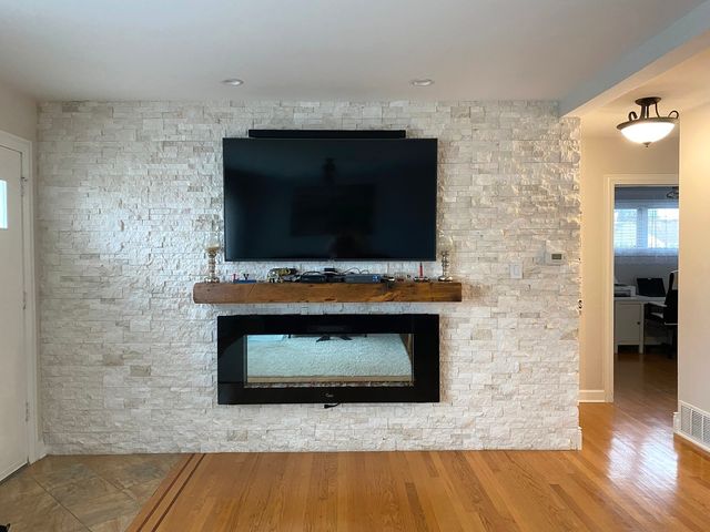 4528 Grace Street, Schiller Park, IL 60176