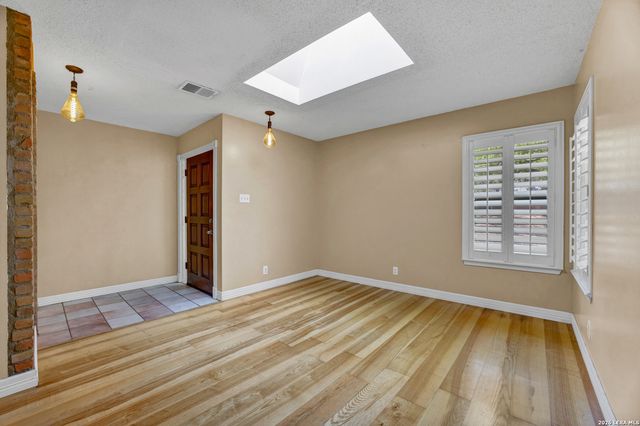 615 SERENADE DR, San Antonio, TX 78216