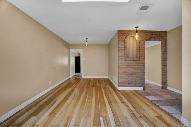 615 SERENADE DR, San Antonio, TX 78216