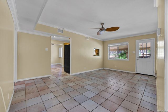 615 SERENADE DR, San Antonio, TX 78216