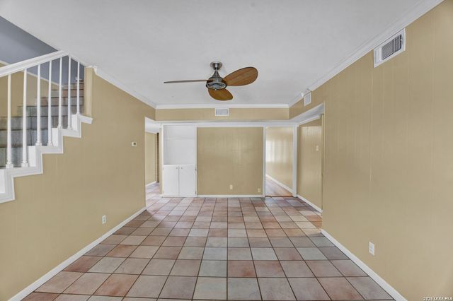 615 SERENADE DR, San Antonio, TX 78216