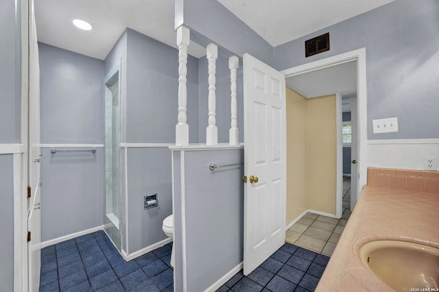 615 SERENADE DR, San Antonio, TX 78216