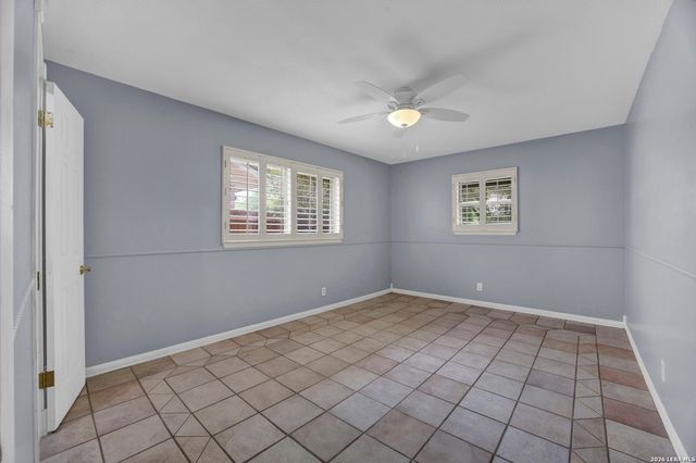 615 SERENADE DR, San Antonio, TX 78216