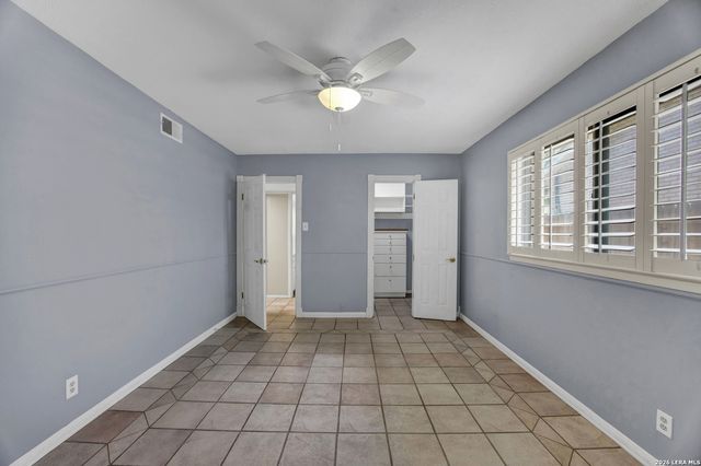 615 SERENADE DR, San Antonio, TX 78216