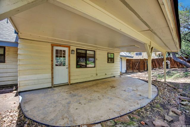 615 SERENADE DR, San Antonio, TX 78216