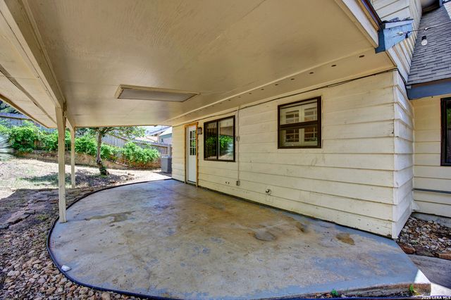 615 SERENADE DR, San Antonio, TX 78216
