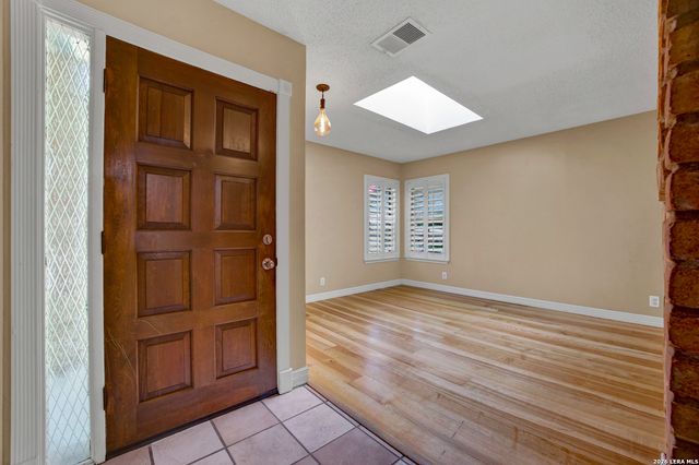 615 SERENADE DR, San Antonio, TX 78216
