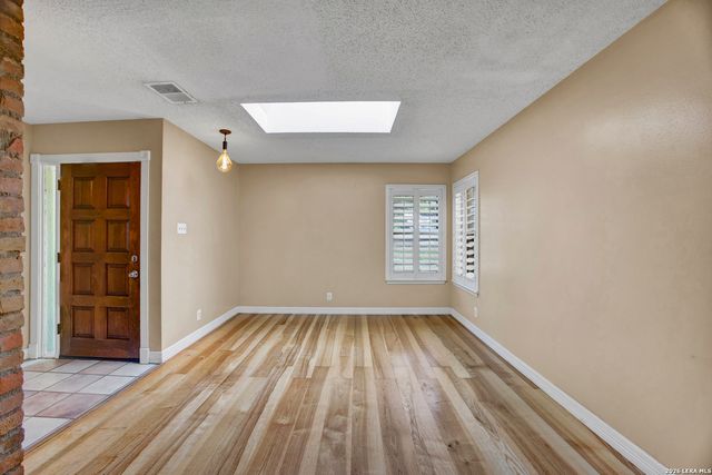 615 SERENADE DR, San Antonio, TX 78216
