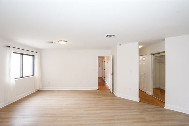 90 Quincy Shore Dr 302, Quincy, MA 02171
