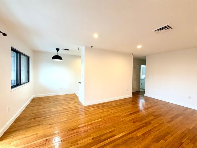 90 Quincy Shore Dr 302, Quincy, MA 02171