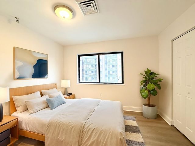90 Quincy Shore Dr 302, Quincy, MA 02171