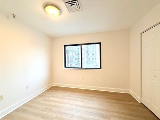 90 Quincy Shore Dr 302, Quincy, MA 02171