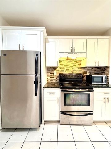 90 Quincy Shore Dr 302, Quincy, MA 02171