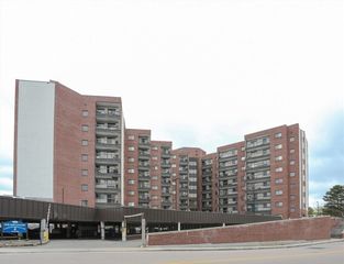 90 Quincy Shore Dr 302, Quincy, MA 02171