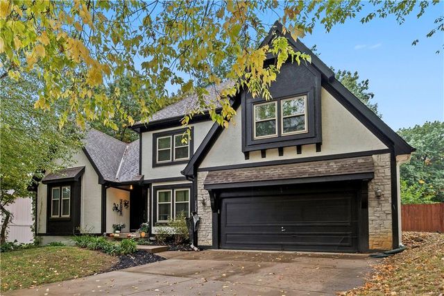 1732 NE 80th Place, Kansas City, MO 64118