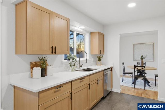 33001 Sand Ridge Rd, Lebanon, OR 97355