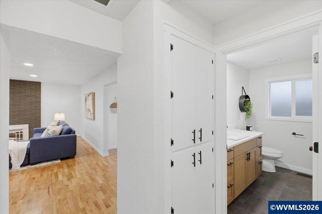 33001 Sand Ridge Rd, Lebanon, OR 97355